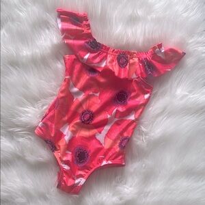 🍭 4/$20

Floral Swimsuit
